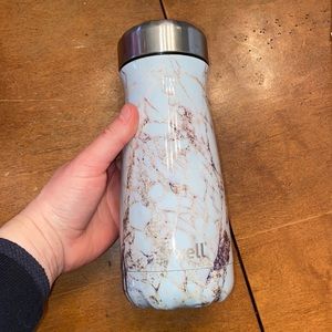 Swell water bottle
